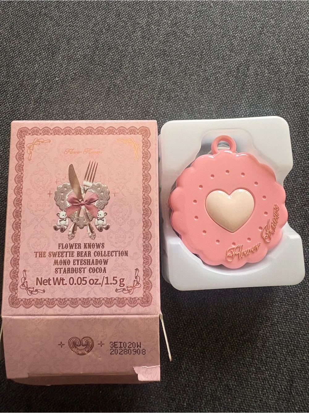 Flower Knows Sweetie Bear Mono Eyeshadow - Stardust Cocoa (Pink Packaging)